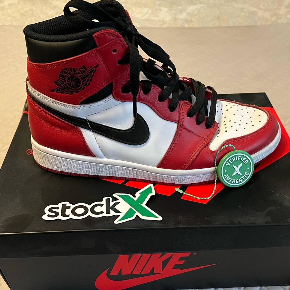 Rare Chicago Air Jordan’s-Men’s Size 7